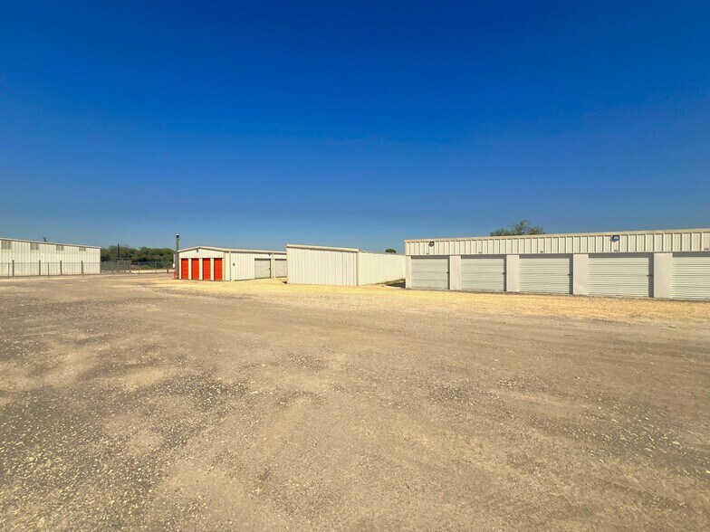 More Photos Of 8109 Us Highway 77, Sinton Self Storage For Sale