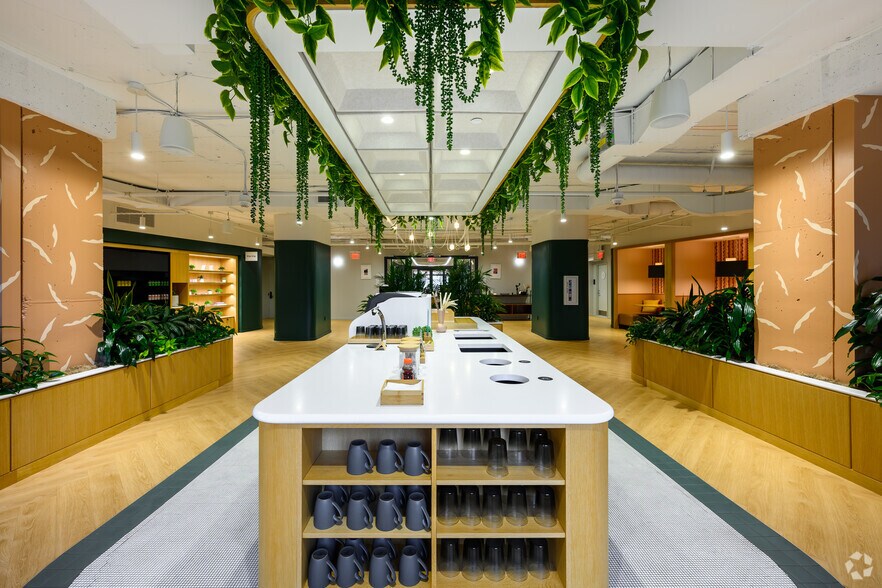 More Photos Of 2451 Crystal Dr, Arlington Office For Lease