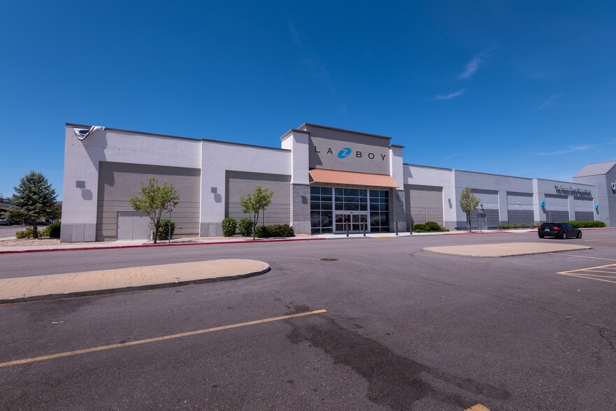 More Photos Of 1074-1078 W Riverdale Rd, Riverdale Freestanding For Lease