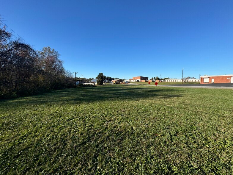 More Photos Of 130 Piper Ln, Salisbury Warehouse For Sale