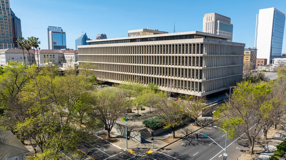 More Photos Of 720 9th St, Sacramento Office For Sale