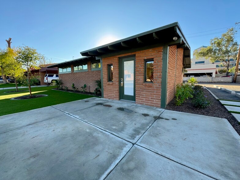 More Photos Of 51 E Monterey Way, Phoenix Medical For Lease