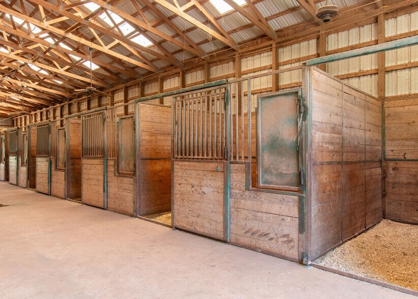 More Photos Of 1358 W Highway 5, Roopville Specialty For Sale