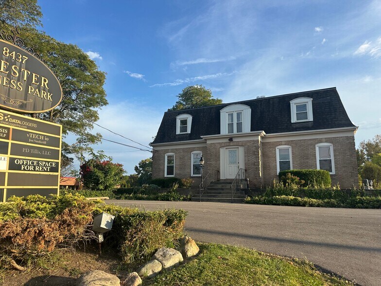 More Photos Of 8437 Mayfield Rd, Chesterland Office For Lease