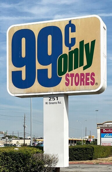 More Photos Of 251 W Greens Rd, Houston Department Store For Lease