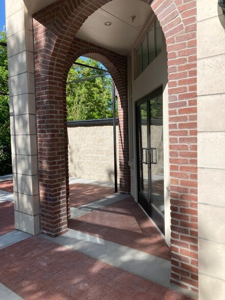 More Photos Of 79 Aikens Rd, Eagle Storefront Retail Office For Sale