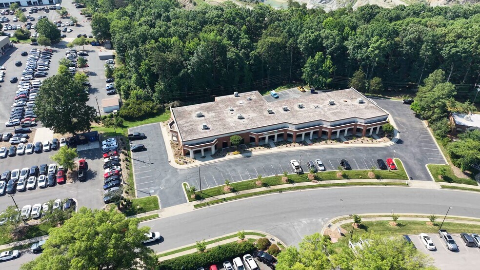 More Photos Of 2400 Crownpoint Executive Dr, Charlotte Office For Lease