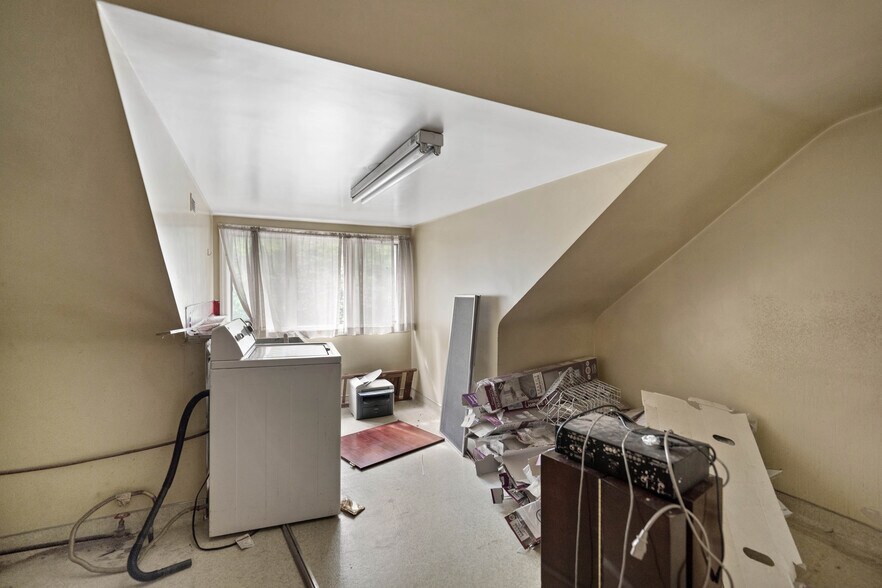 More Photos Of 701 Thompson Ave, Donora Funeral Home For Sale