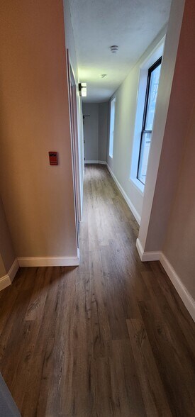 More Photos Of 2144 S Macarthur Blvd, Springfield Office For Lease