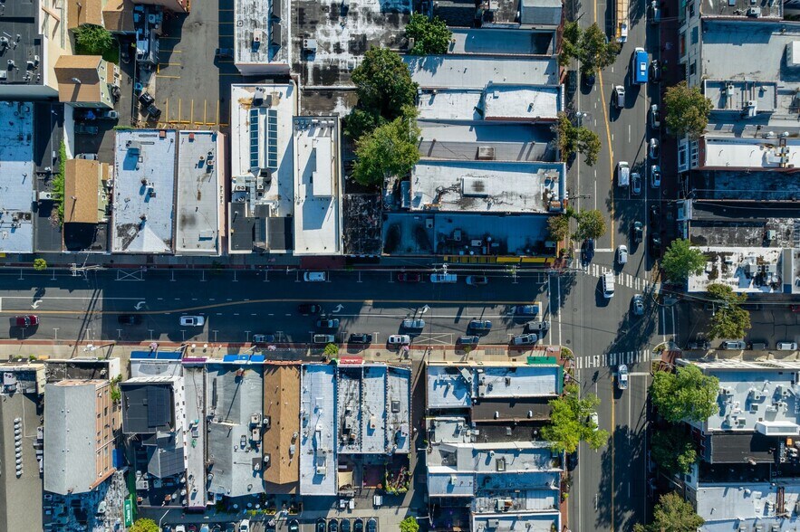 More Photos Of 8 Wall St, Huntington Restaurant For Sale