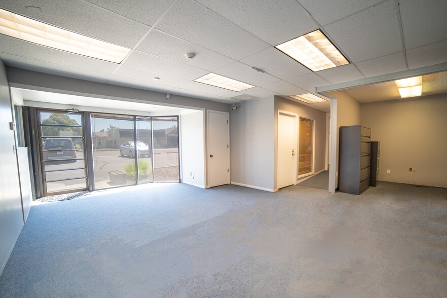 More Photos Of 1201 W Lincoln Ave, Yakima Office For Sale