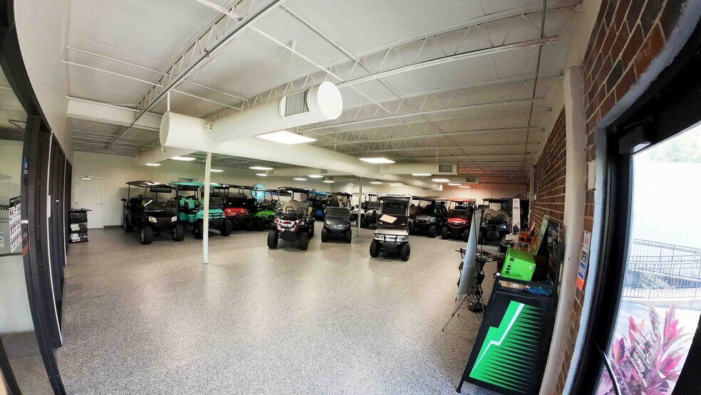 More Photos Of 3600 N 75th Ter, Pinellas Park Loft Creative Space For Lease