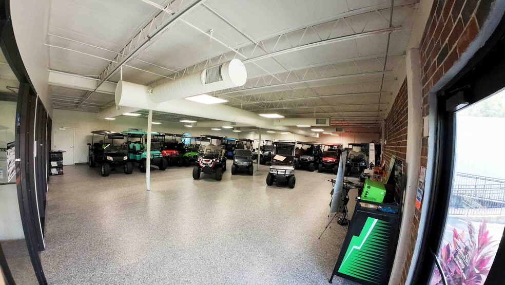 More Photos Of 7490 N 36th St, Pinellas Park Loft Creative Space For Lease