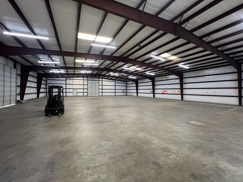 More Photos Of 1001 Bryan, Bryan Warehouse For Lease