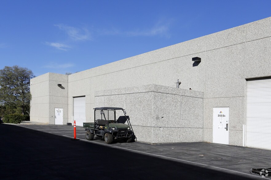 More Photos Of 2655 Park Center Dr, Simi Valley Warehouse For Lease