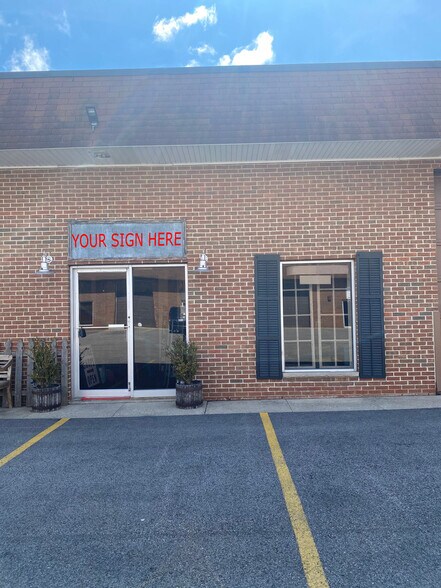 More Photos Of 22029 N Pepper Rd, Lake Barrington Warehouse For Lease