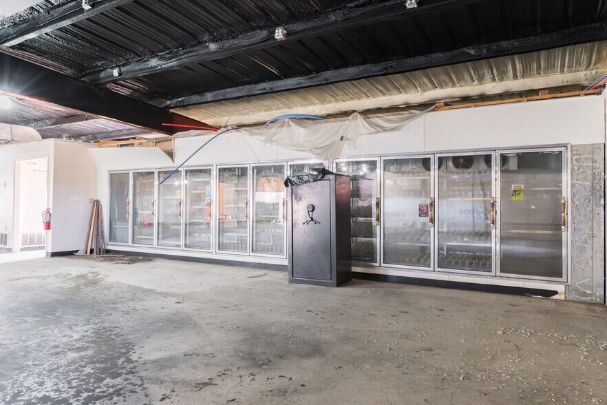More Photos Of 8794 HWY 83, Briscoe General Retail For Sale