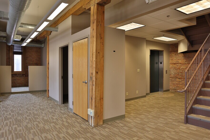 More Photos Of 316 S Clinton St, Syracuse Loft Creative Space For Lease