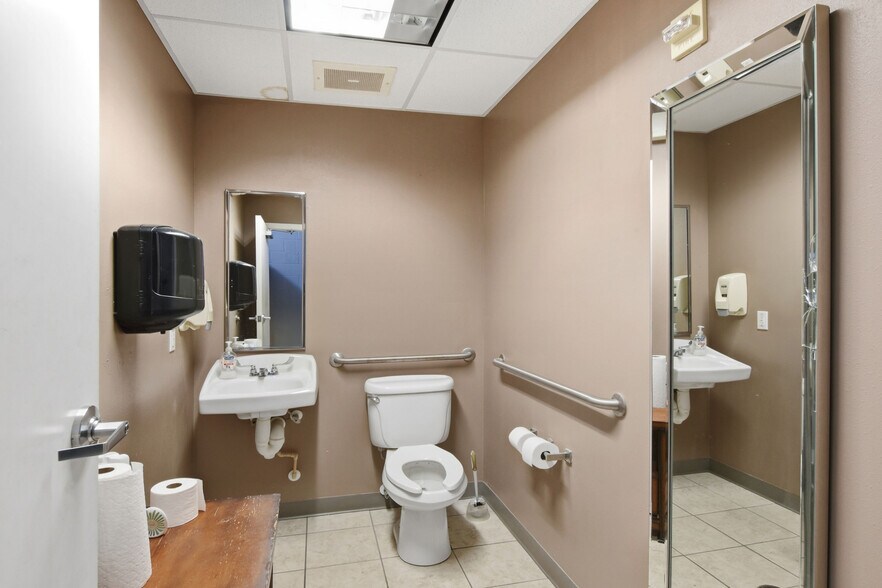 More Photos Of 1350-1380 N Broadway Ave, Bartow Freestanding For Lease