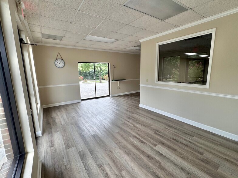 More Photos Of 2550 Limestone Pky, Gainesville Freestanding For Lease