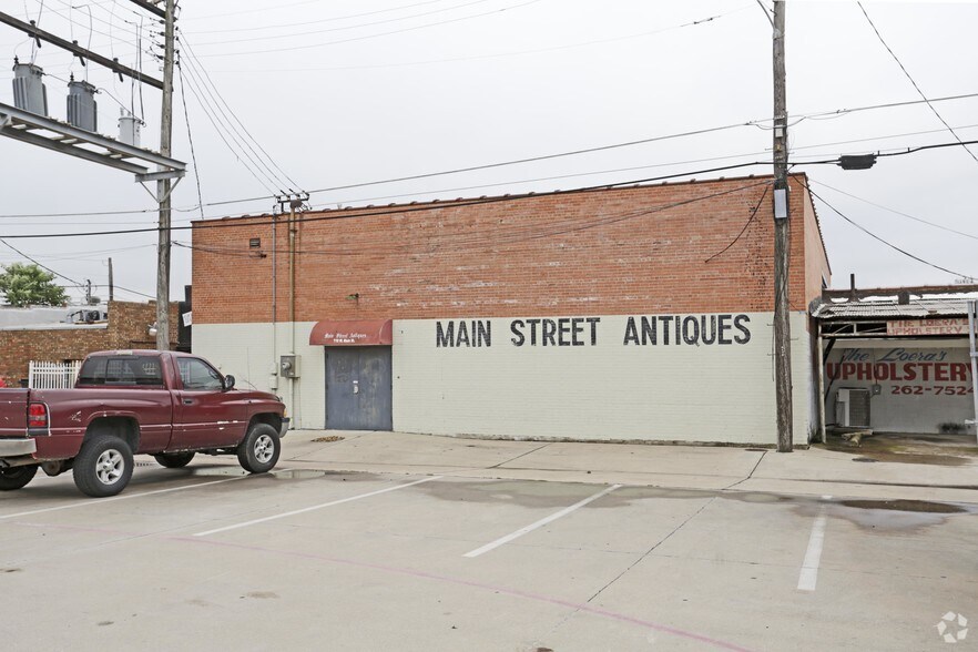 More Photos Of 110 W Main St, Grand Prairie Storefront For Lease