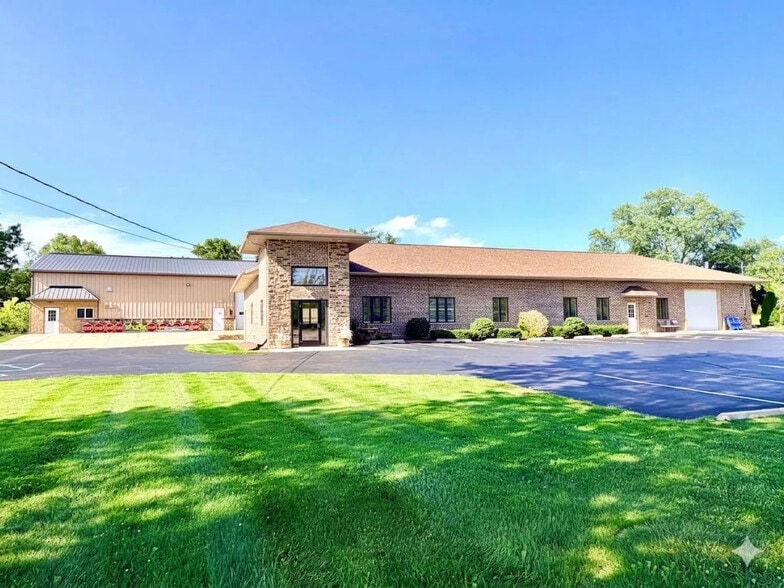 Primary Photo Of S66W19444 Tans Dr, Muskego Distribution For Sale