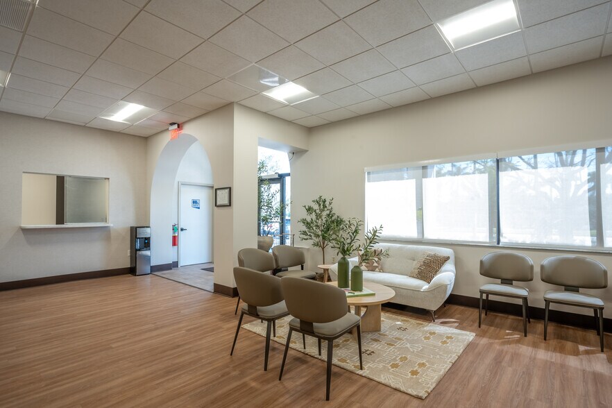 More Photos Of 3795 Boynton Beach Blvd, Boynton Beach Medical For Lease