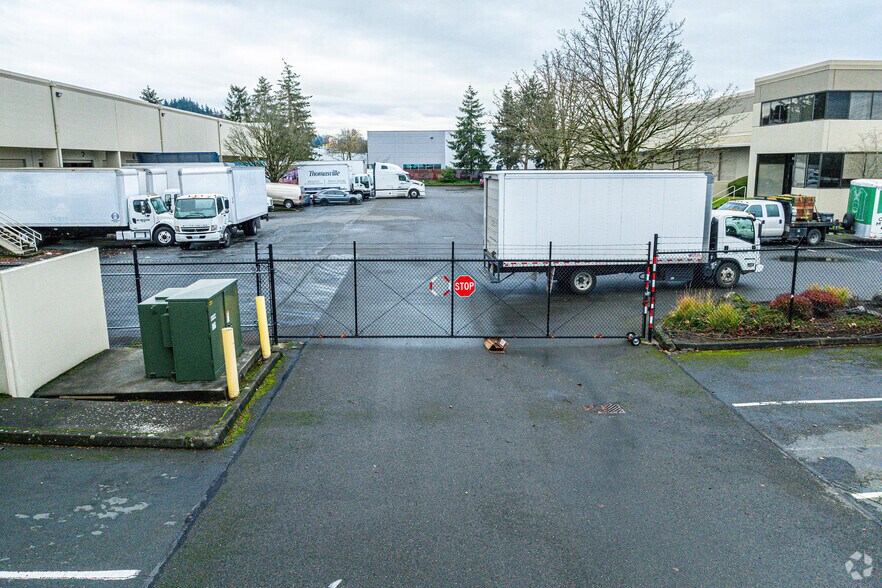 More Photos Of 8725-8747 S 212th St, Kent Unknown For Lease