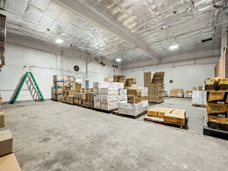 More Photos Of 4239 N 40th Ave, Phoenix Warehouse For Lease