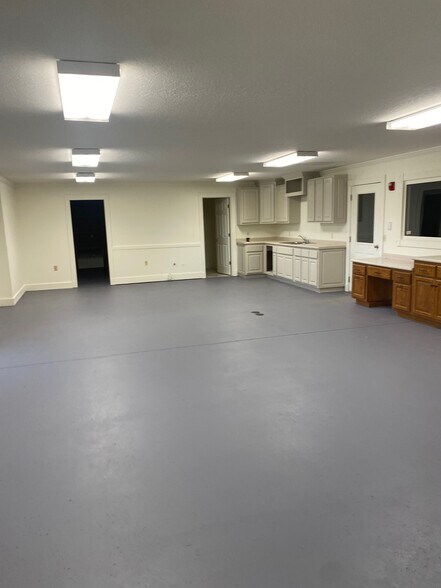 More Photos Of 501 Addlestone Dr, Metter Warehouse For Sale
