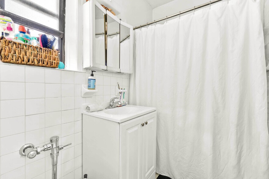 More Photos Of 28-32 44th St, Astoria Apartments For Sale