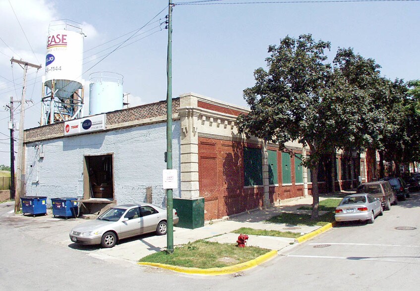 Primary Photo Of 2700 N Campbell Ave, Chicago Warehouse For Sale