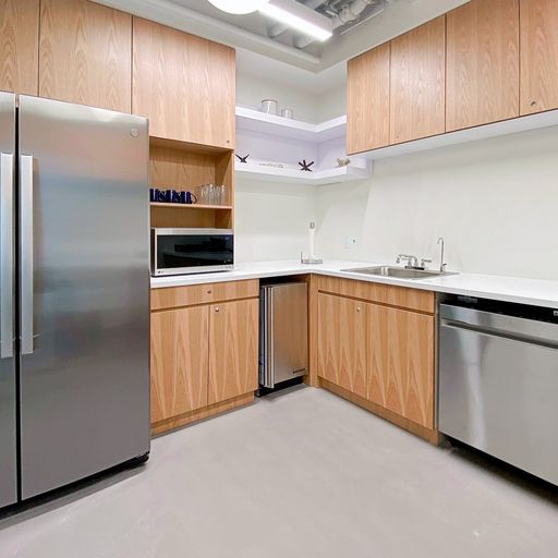 More Photos Of 525 8th Ave W, Vancouver Coworking Space