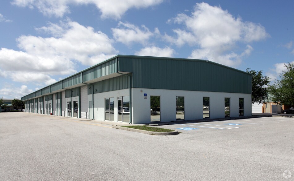 More Photos Of 8281-8297 Blaikie Ct, Sarasota Warehouse For Lease