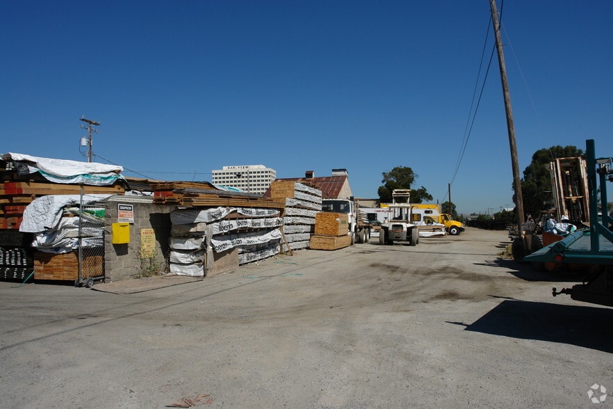 Primary Photo Of 117 E 25th Ave, San Mateo Warehouse For Lease