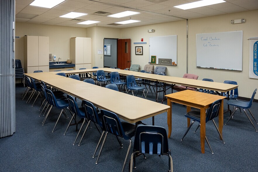 More Photos Of 16000 Rippling Water Dr, Houston Religious Facility For Sale