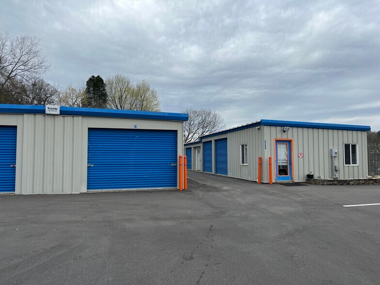 More Photos Of 5209 Memorial Blvd, Kingsport Self Storage For Sale
