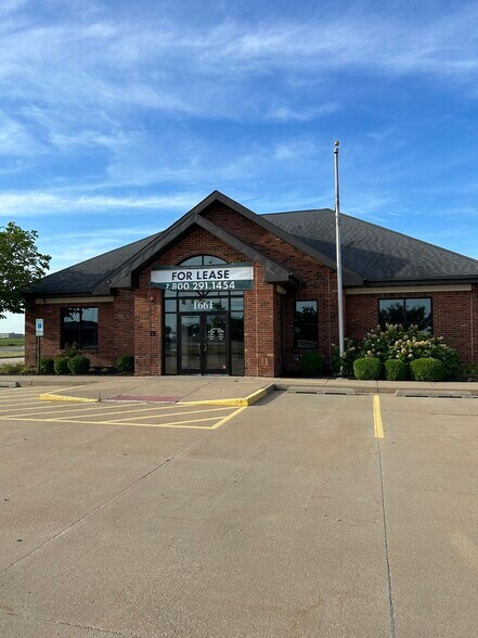More Photos Of 1661 E Jackson St, Macomb General Retail For Lease