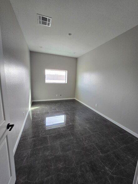 More Photos Of 14372 Rudi Kuefner, Horizon City Truck Terminal For Sale
