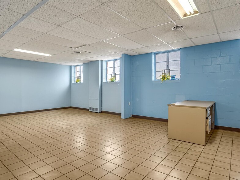 More Photos Of 2901 W Main St, Belleville Religious Facility For Sale