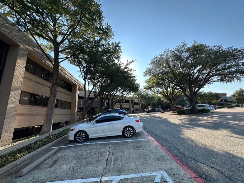 More Photos Of 375 Municipal Dr, Richardson Medical For Sale