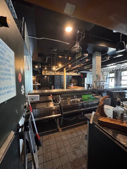 More Photos Of 4-6 Sheridan Ave, Albany Storefront Retail Office For Lease