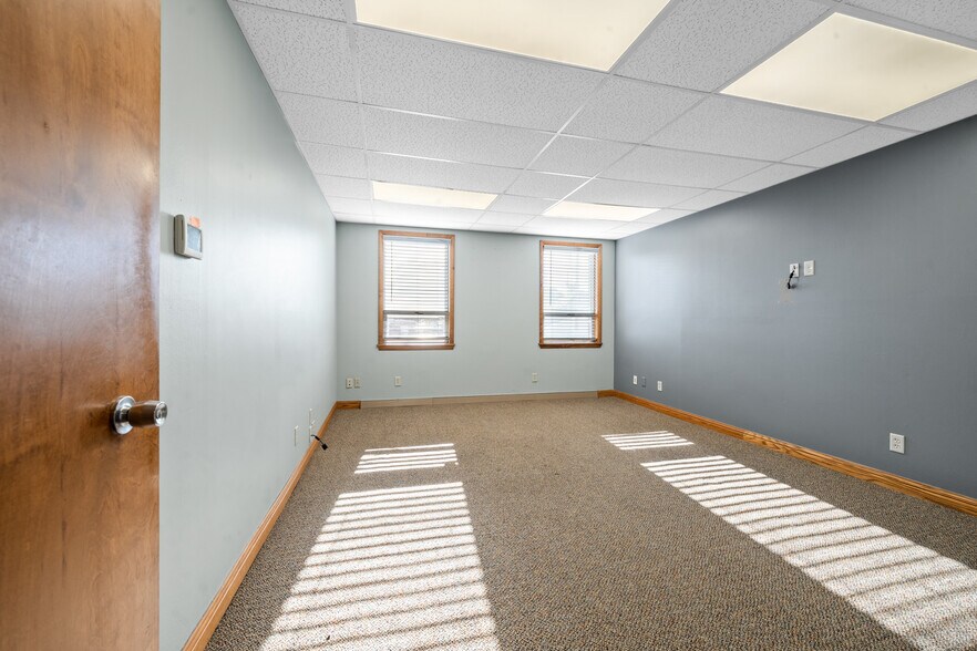 More Photos Of 828 Cherry St, Green Bay Office Residential For Sale