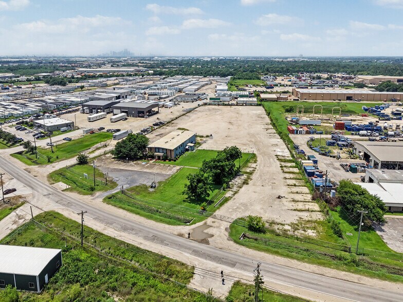 Primary Photo Of 3807 Oates Rd, Houston Showroom For Lease