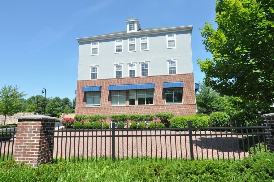 More Photos Of 259 Veterans Ln, Doylestown Medical For Lease