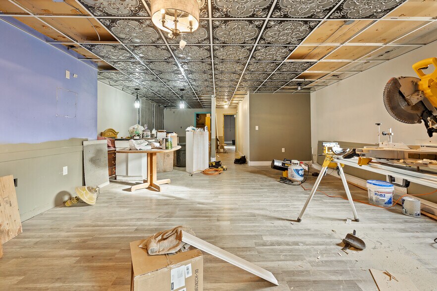 More Photos Of 603 N River St, Hot Springs Hotel For Sale