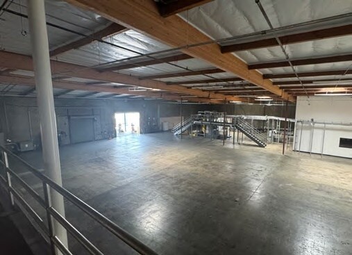 More Photos Of 956-972 Griswold Ave, San Fernando Warehouse For Lease
