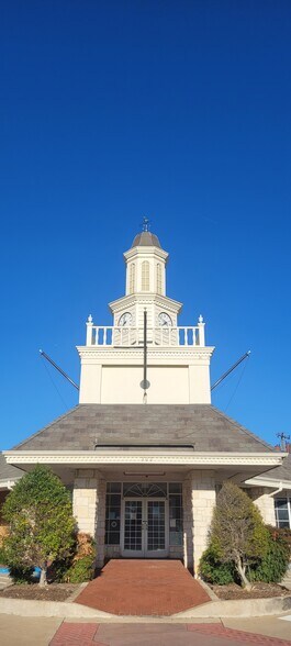 More Photos Of 302 N Main St, Duncanville Restaurant For Sale