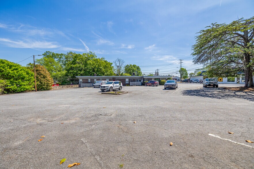 More Photos Of 201 S Weston St, Fountain Inn Medical For Sale