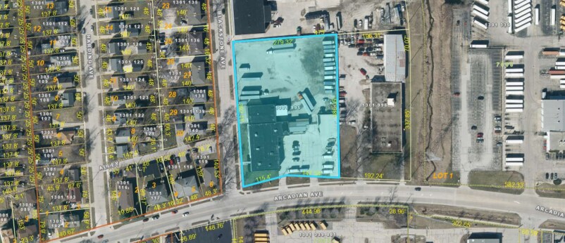 More Photos Of 909 Blackstone Ave, Waukesha Flex For Lease